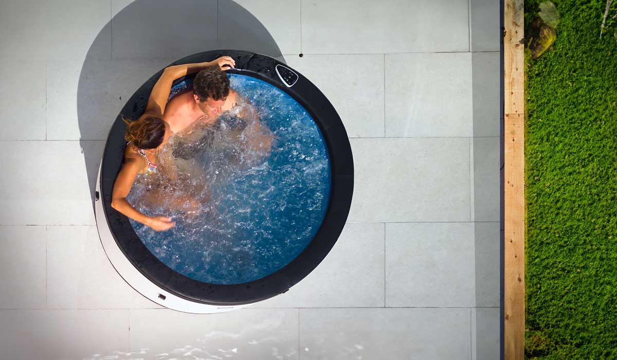 A Comprehensive Guide to Hot Tub’s Low-Maintenance Upkeep - Wave Spas Europe
