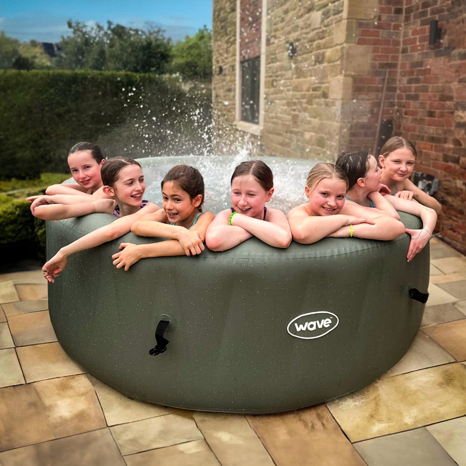 Atlantic | 4/6 - Person Inflatable Hot Tub | Integrated Heater | Sage - Wave Spas Europe